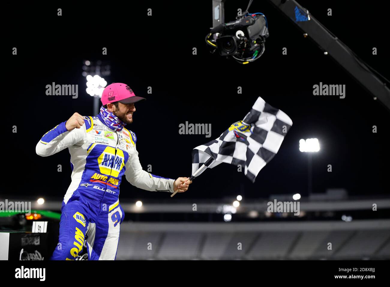 Martinsville, Virginia, USA. November 2020. Chase Elliott (9) gewinnt den Xfinity 500 auf dem Martinsville Speedway in Martinsville, Virginia. Kredit: Stephen A. Arce/ASP/ZUMA Wire/Alamy Live Nachrichten Stockfoto