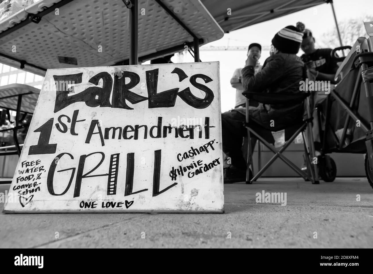 Earl's First Amendment Grill ist kostenlos und dient Anti-Rassismus-Demonstranten und Obdachlosen seit Beginn der Proteste, Washington, DC, USA Stockfoto