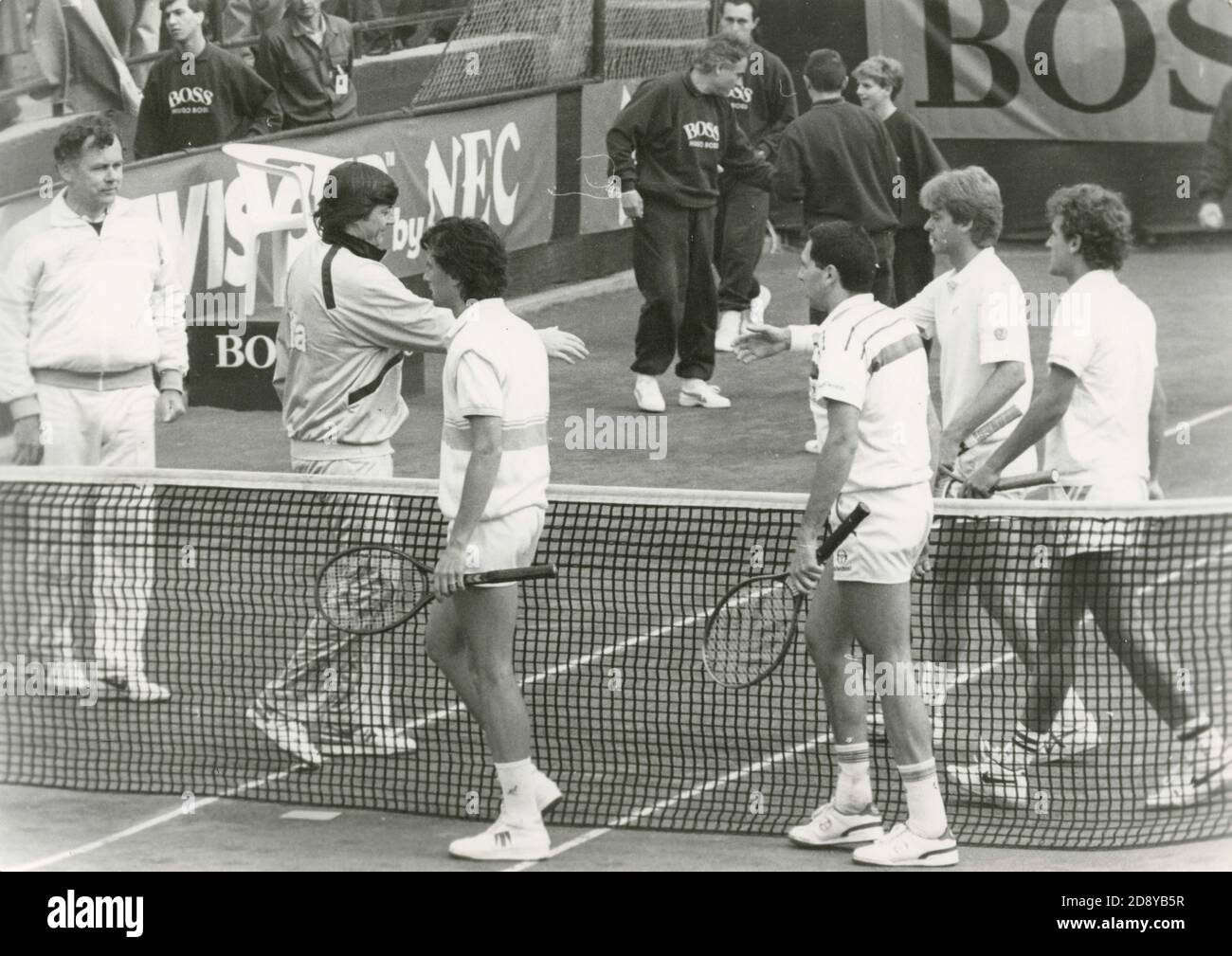 Grüße nach dem Spiel der Italien-Schweden Davis Cup Playoff, Prato, Italien 1987 Stockfoto