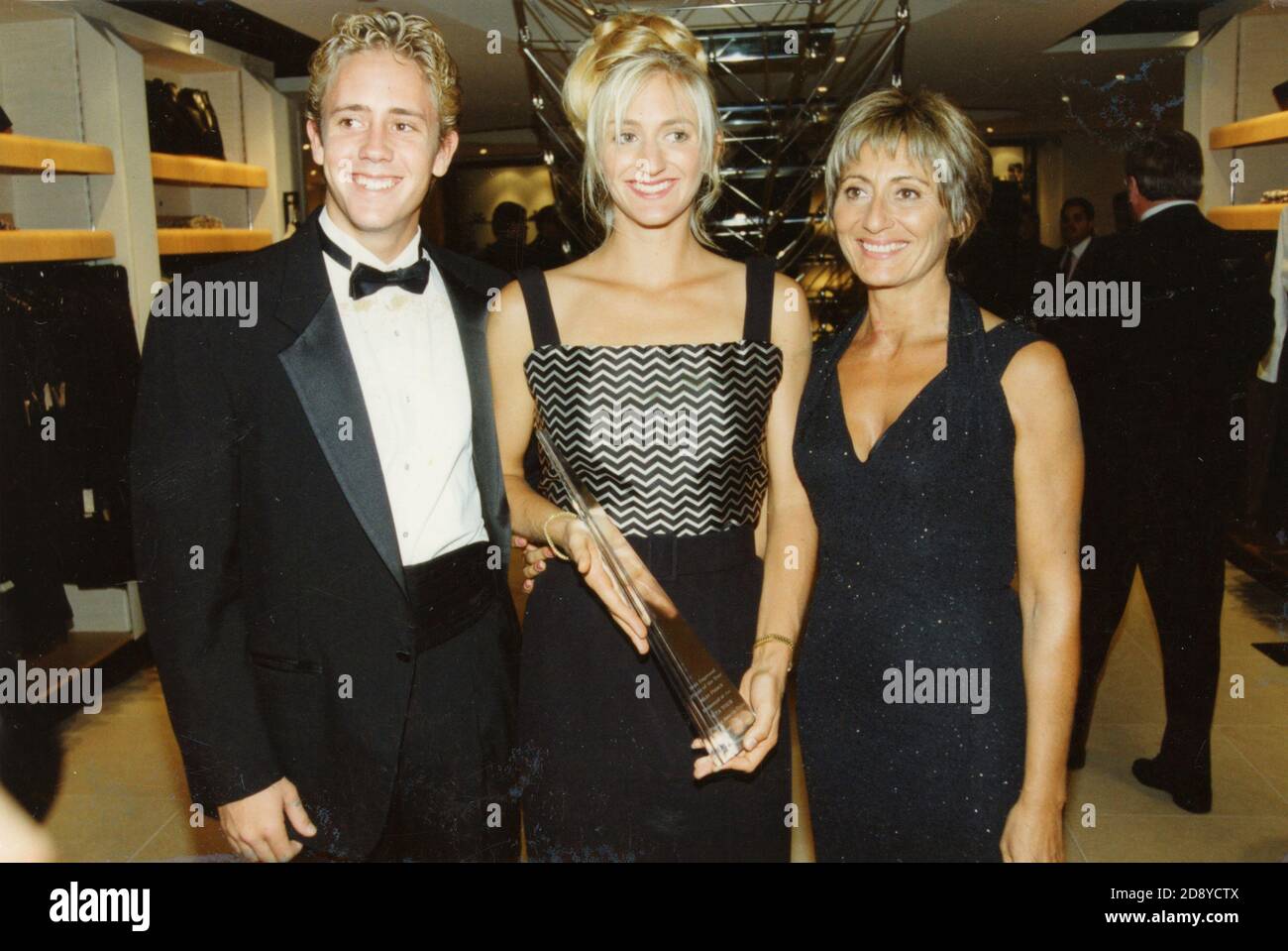 Die kanadisch-amerikanisch-französische Tennisspielerin Mary Pierce mit seinem Bruder David und ihrer Mutter, den 1990er Jahren Stockfoto