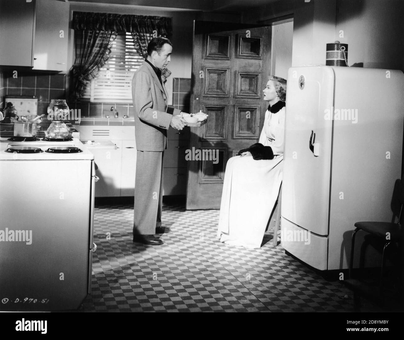 HUMPHREY BOGART und GLORIA GRAHAME in A LONELY PLACE 1950 Regisseur NICHOLAS RAY Story Dorothy B. Hughes Santana Pictures Corporation / Columbia Pictures Stockfoto