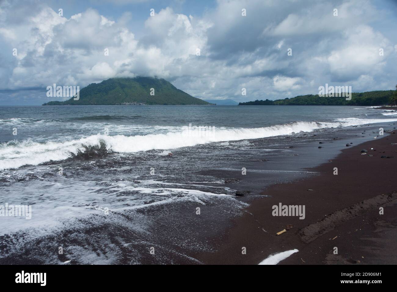 Mount Hiri (Insel) von Ternate Insel, Nord-Molukken, Indonesien. Stockfoto