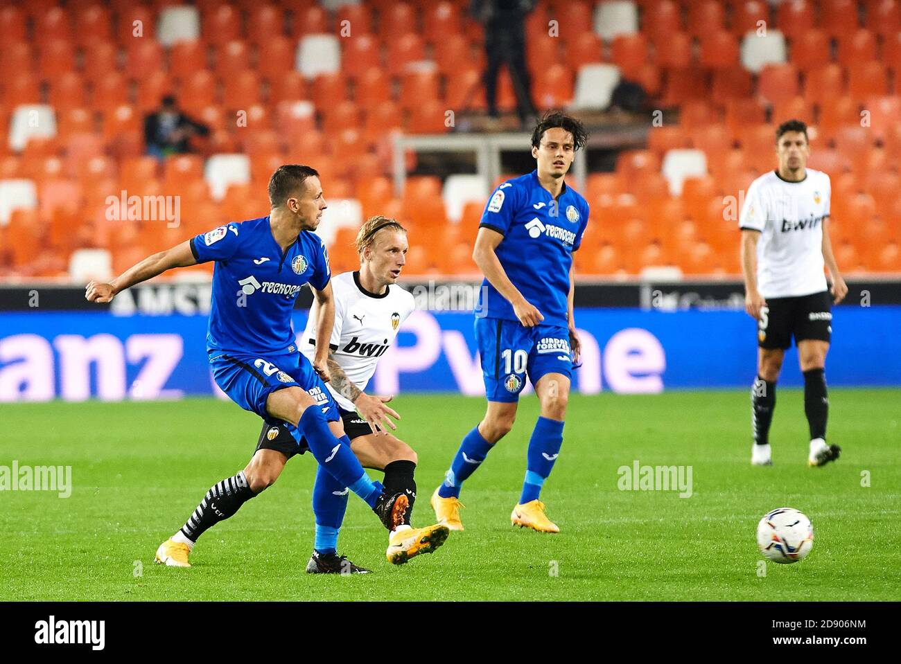 Daniel Wass von Valencia CF und Nemanja Maksimovic von Getafe Während der spanischen Meisterschaft La Liga Fußball mach zwischen Valencia Und Getafe am C. November Stockfoto