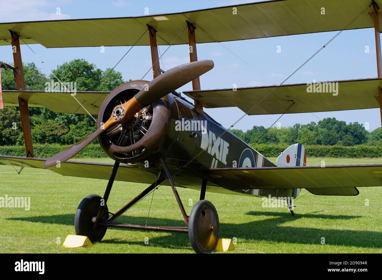 Sopwith Triplane N6290, G-BOCK in der Shuttleworth Collection, Alter Aufseher Stockfoto