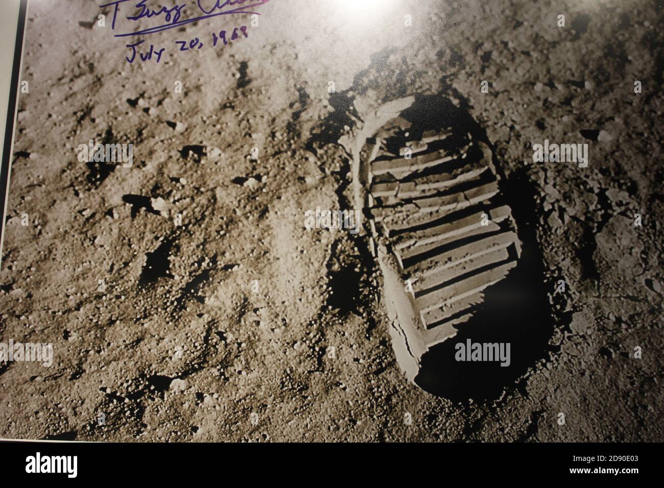 Apollo 11 Astronaut Edwin Buzz Aldrin fotografierte diesen Fußabdruck in Der Mondboden auf dem Mond Stockfoto