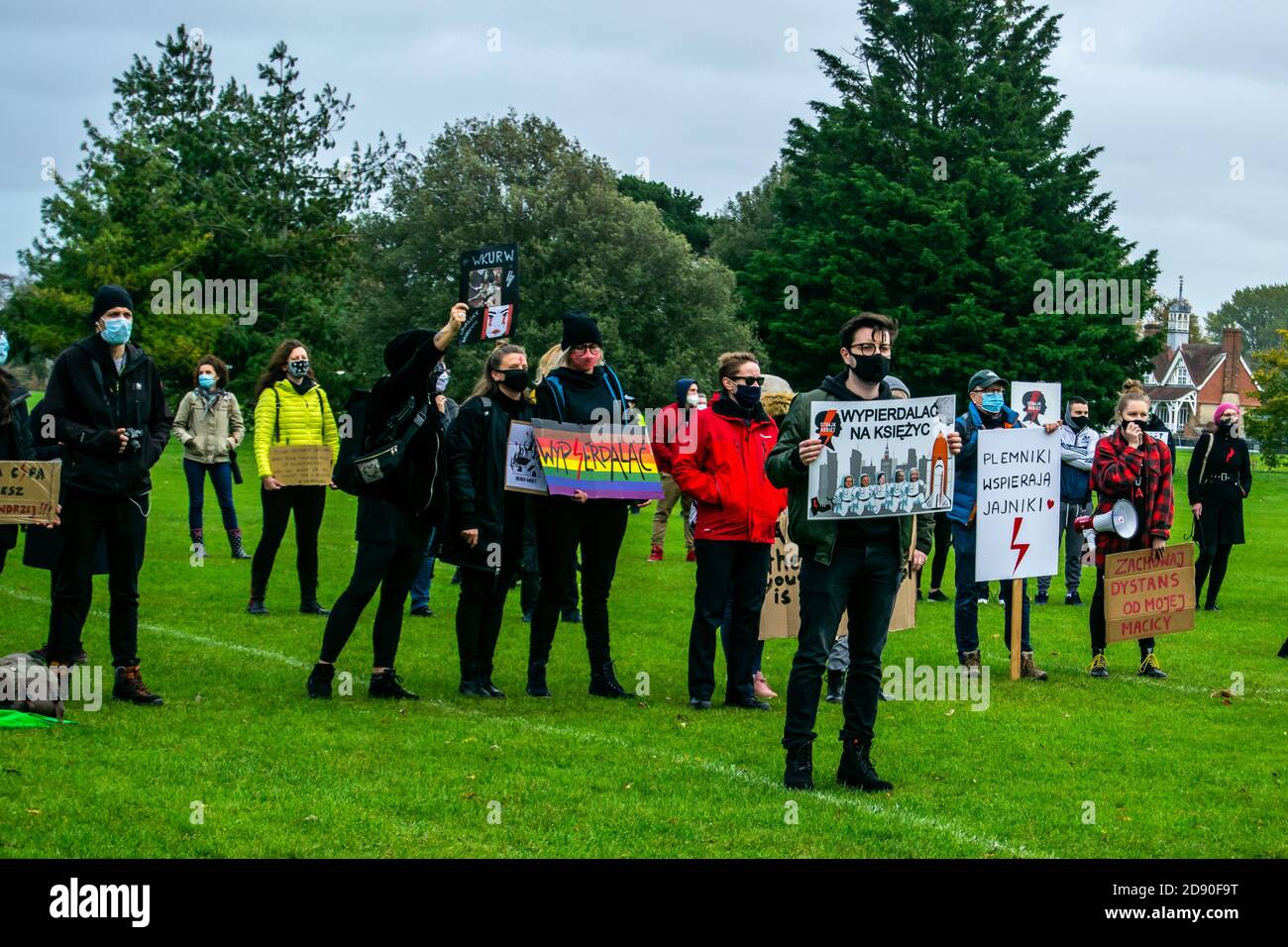 Oxford, Vereinigtes Königreich - 1. November 2020: Polnische Pro-Choice-Proteste in University Parks Oxford, Frauen und Männer protestieren friedlich gegen die Anti Stockfoto