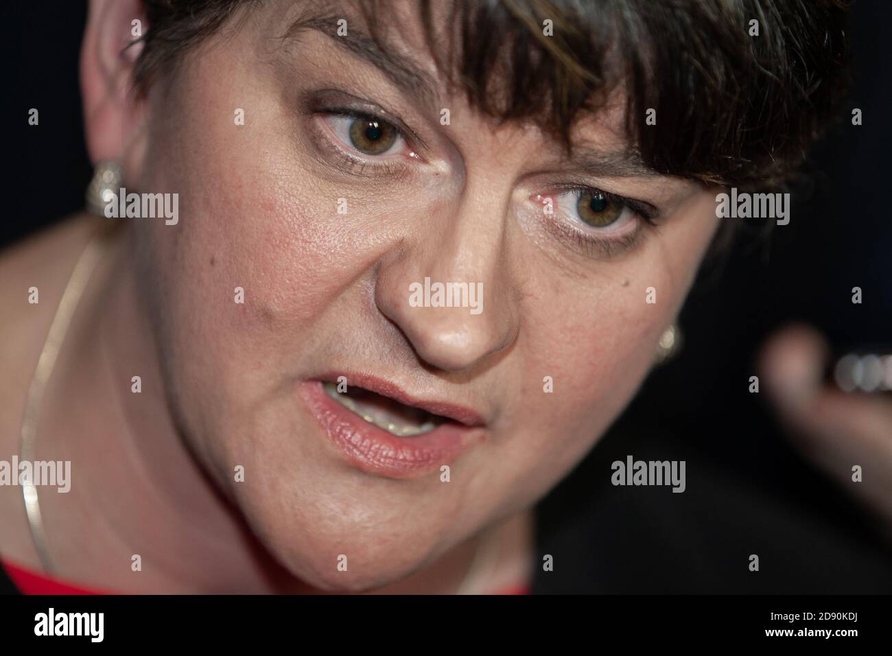 Titanic Exhibition Centre Belfast, Großbritannien 9. Juni 2017. Arlene Foster bei der Generalwahlzählung 2017. Stockfoto