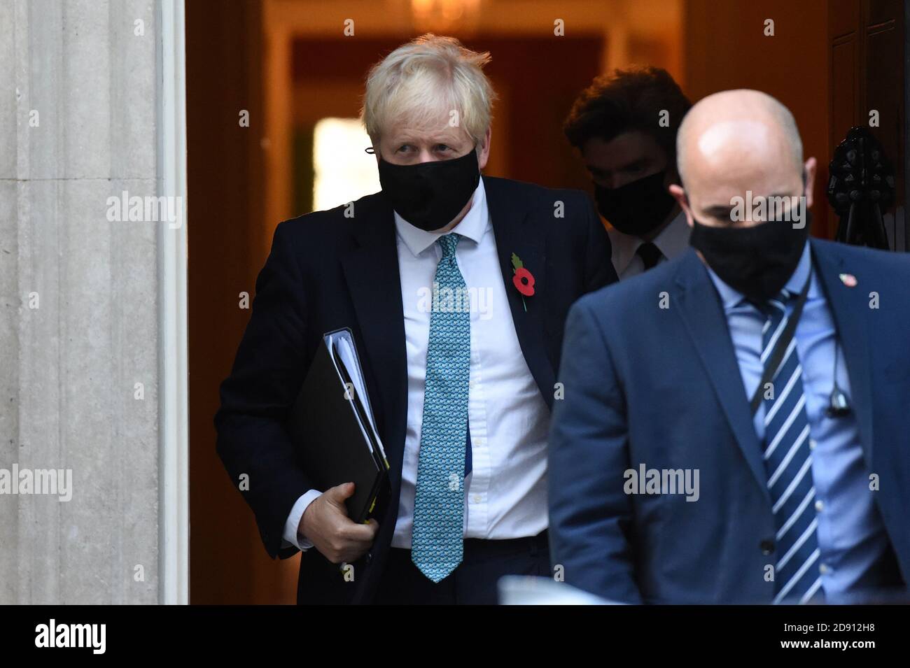 London, Großbritannien. November 2020. Westminster London 2. November 2020 Boris Johnson Premierminister verlässt Nr. 10, um eine Erklärung vor dem britischen Parlament abzugeben Kredit: MARTIN DALTON/Alamy Live News Stockfoto
