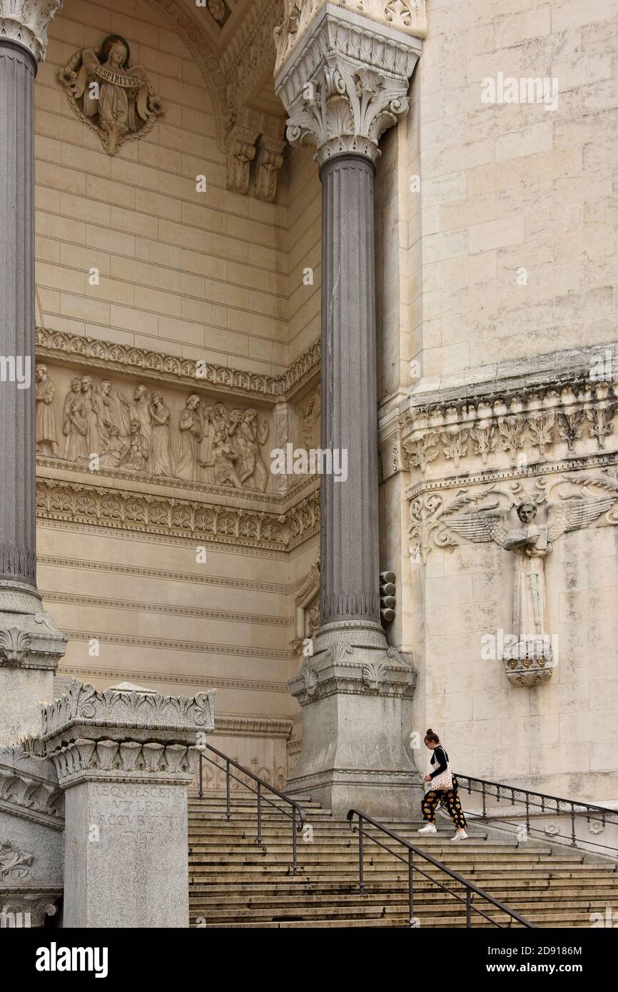 Lyon, Frankreich - 19. August 2019. Außenansicht der Basilika Notre-Dame de Fourviere in Lyon, Rhone-Alpes, Frankreich. Stockfoto