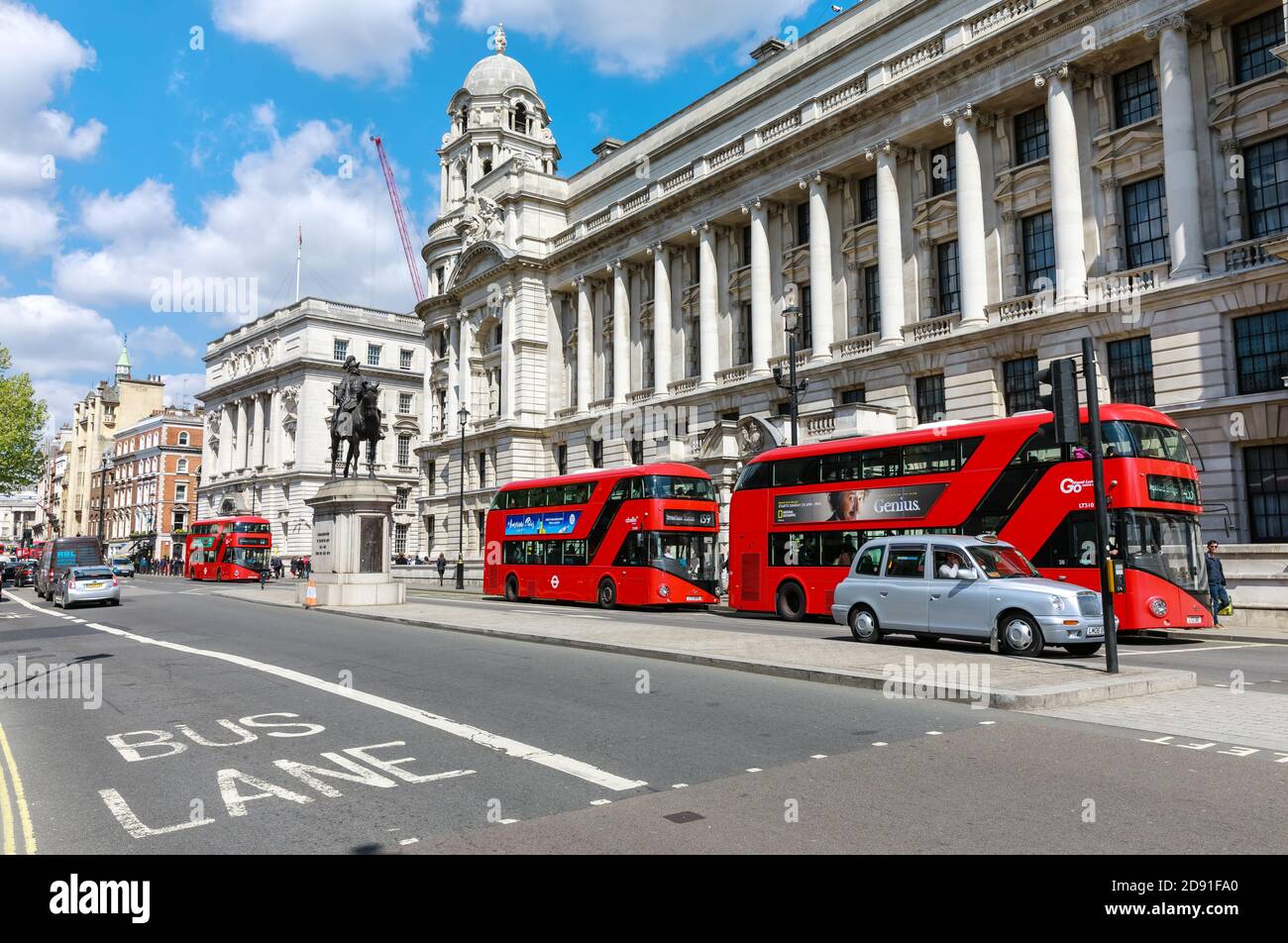 LONDON, Großbritannien - 19. Apr 2017: Straßen von London. Feldmarschall, seine Königliche Hoheit, Duke of Cambridge, Whitehall, Westminster, London Stockfoto