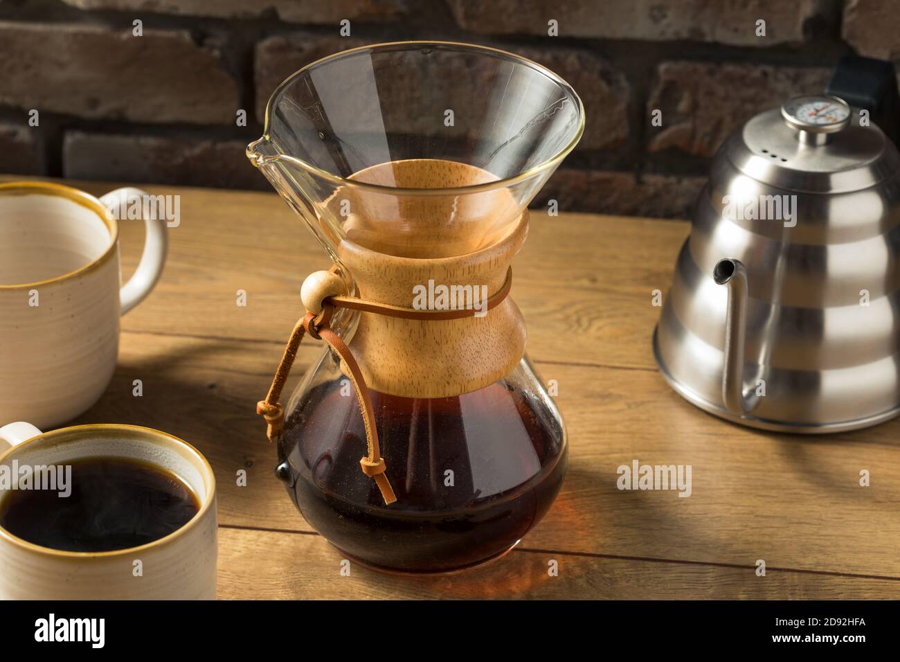 Hausgemachte Pour über Kaffee bereit zu trinken Stockfoto