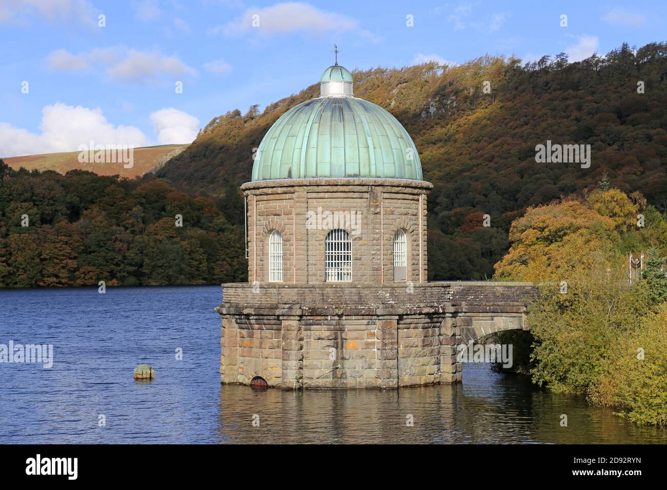 Foel Tower für Wassergewinnung, Garreg DDU Reservoir, Elan Valley, Rhayader, Radnorshire, Powys, Wales, Großbritannien, Großbritannien, Großbritannien, Großbritannien, Europa Stockfoto