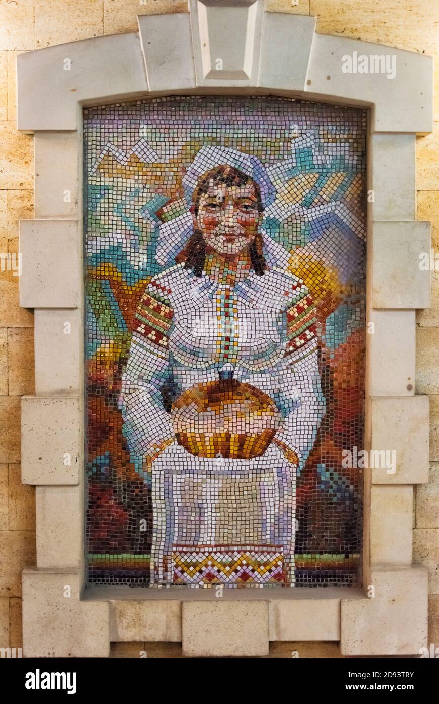 Mosaikmalerei in den unterirdischen Kellern der Kellerei Cricova, Chisinau, Moldawien Stockfoto