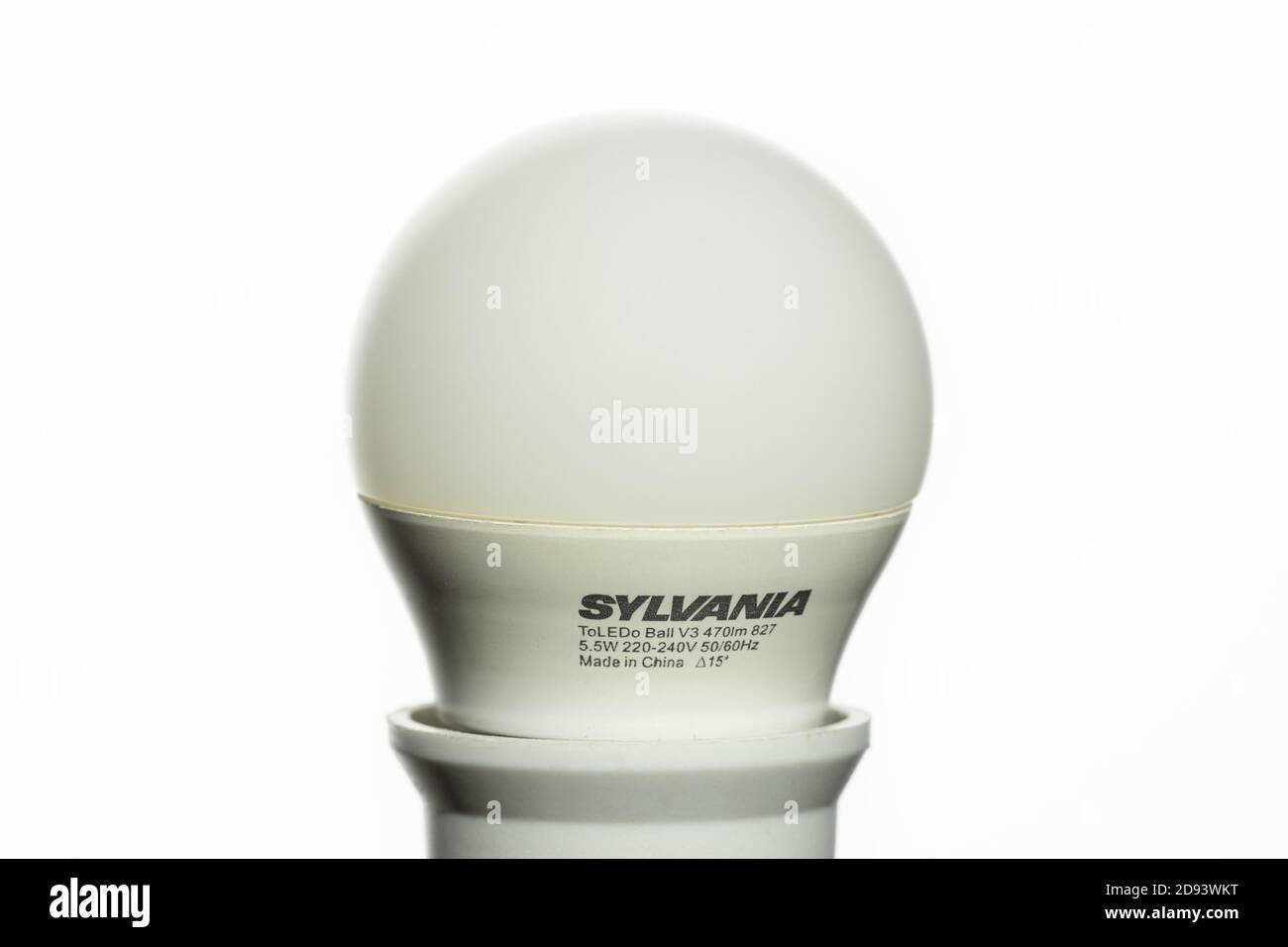 Sylvania Toledo Ball v3 LED-Lampe oder Glühbirne, Energiesparlampe entwickelt, um normale Glühlampe zu ersetzen. 5,5 W oder 470 lm, entspricht ca. 40 W Stockfoto