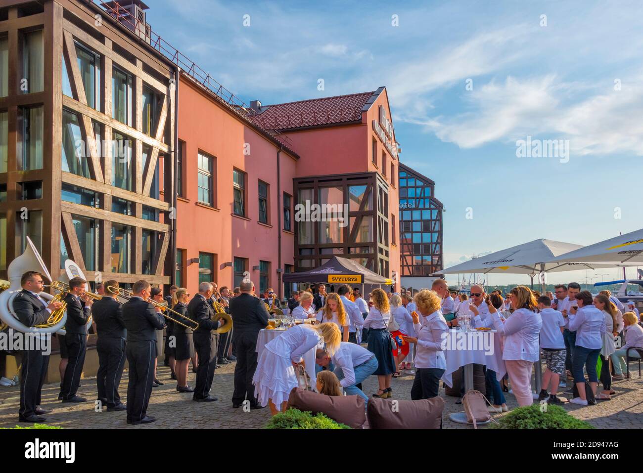 Band, die während des Klaipeda Sea Festivals, Klaipeda, Litauen, auftrat Stockfoto