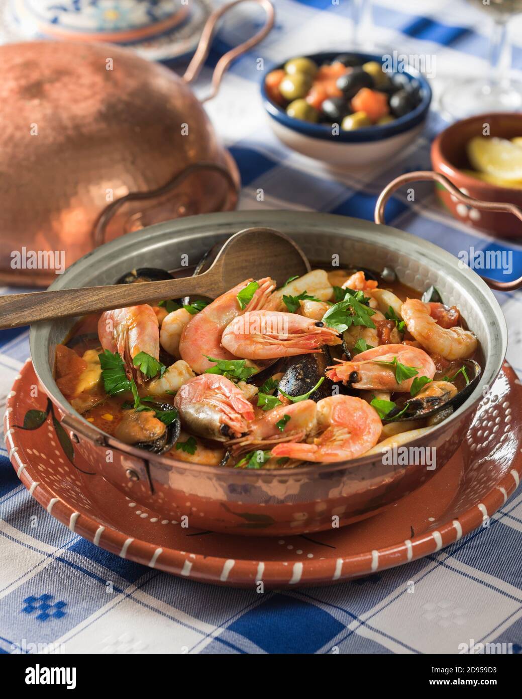 Cataplana de mariscos. Meeresfrüchteauflauf. Lebensmittel Portugal Stockfoto