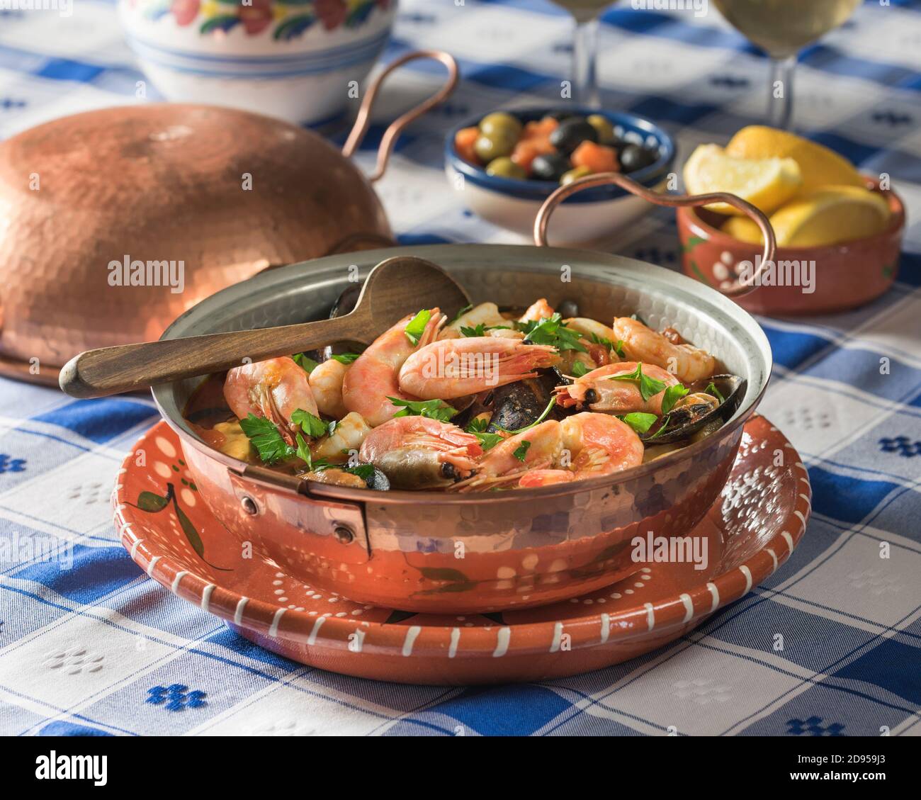 Cataplana de mariscos. Meeresfrüchteauflauf. Lebensmittel Portugal Stockfoto