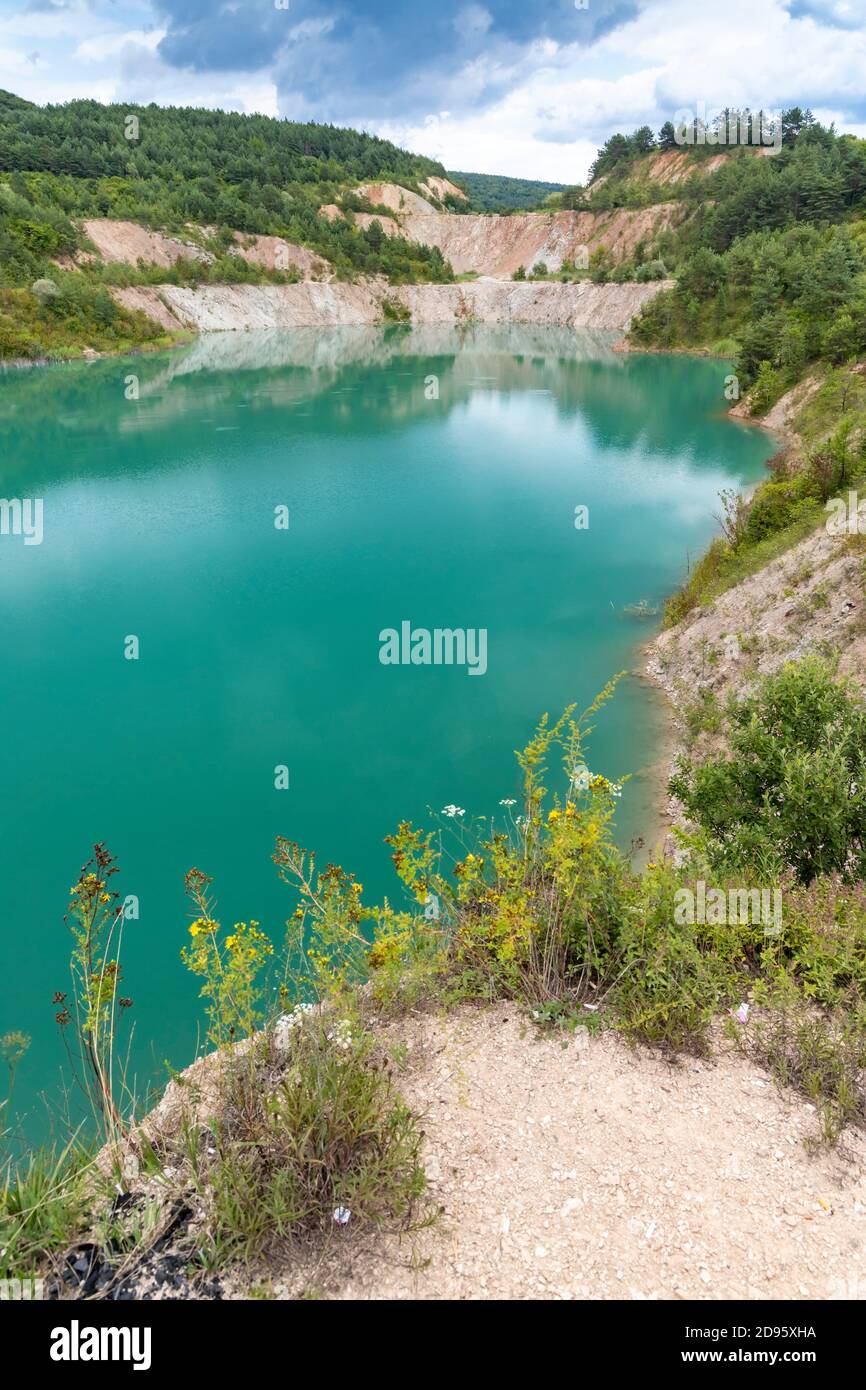 Überflutete ehemalige Mine in der Nähe von Skraske, Slowakei. Stockfoto