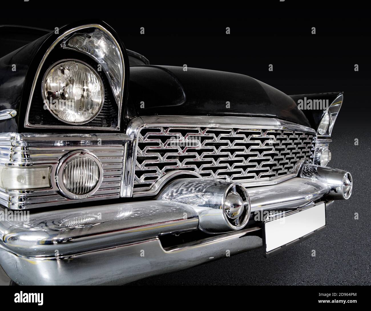 Klassische russische Auto Vorderansicht eines Chrom-Grill Stockfoto