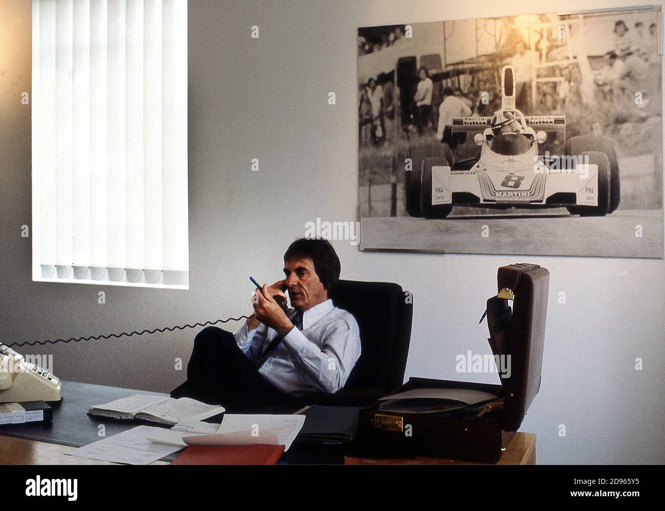 Bernie Ecclestone in der Brabham-Fabrik 1982 Stockfoto