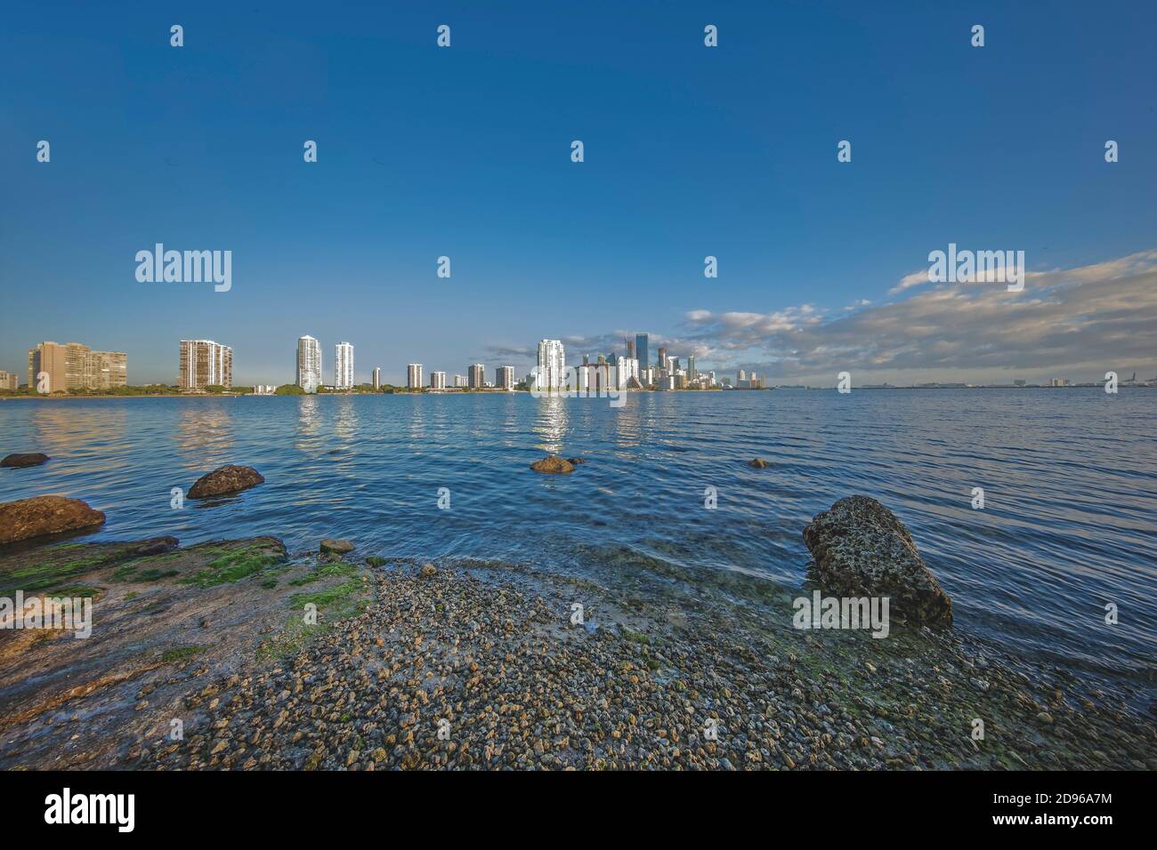 Biscayne Bay und Brickell Gebäude. Miami. Florida. USA. Stockfoto