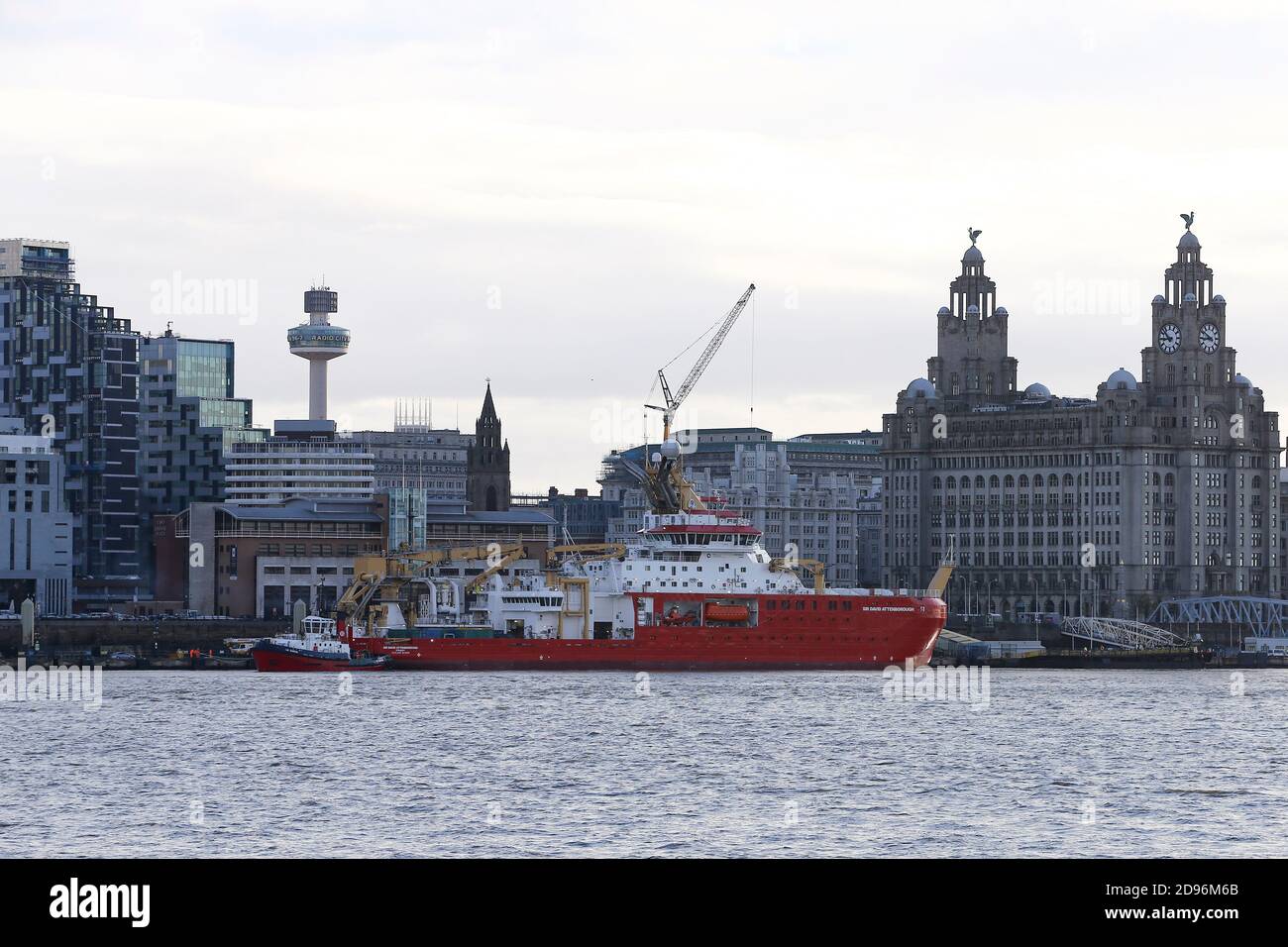 Allgemeine Ansicht der Cammell Laird Werft gebaut RRS Sir David Attenborough als sie Liverpool verlässt, um ihre Versuche in der Irischen See fortzusetzen. Stockfoto