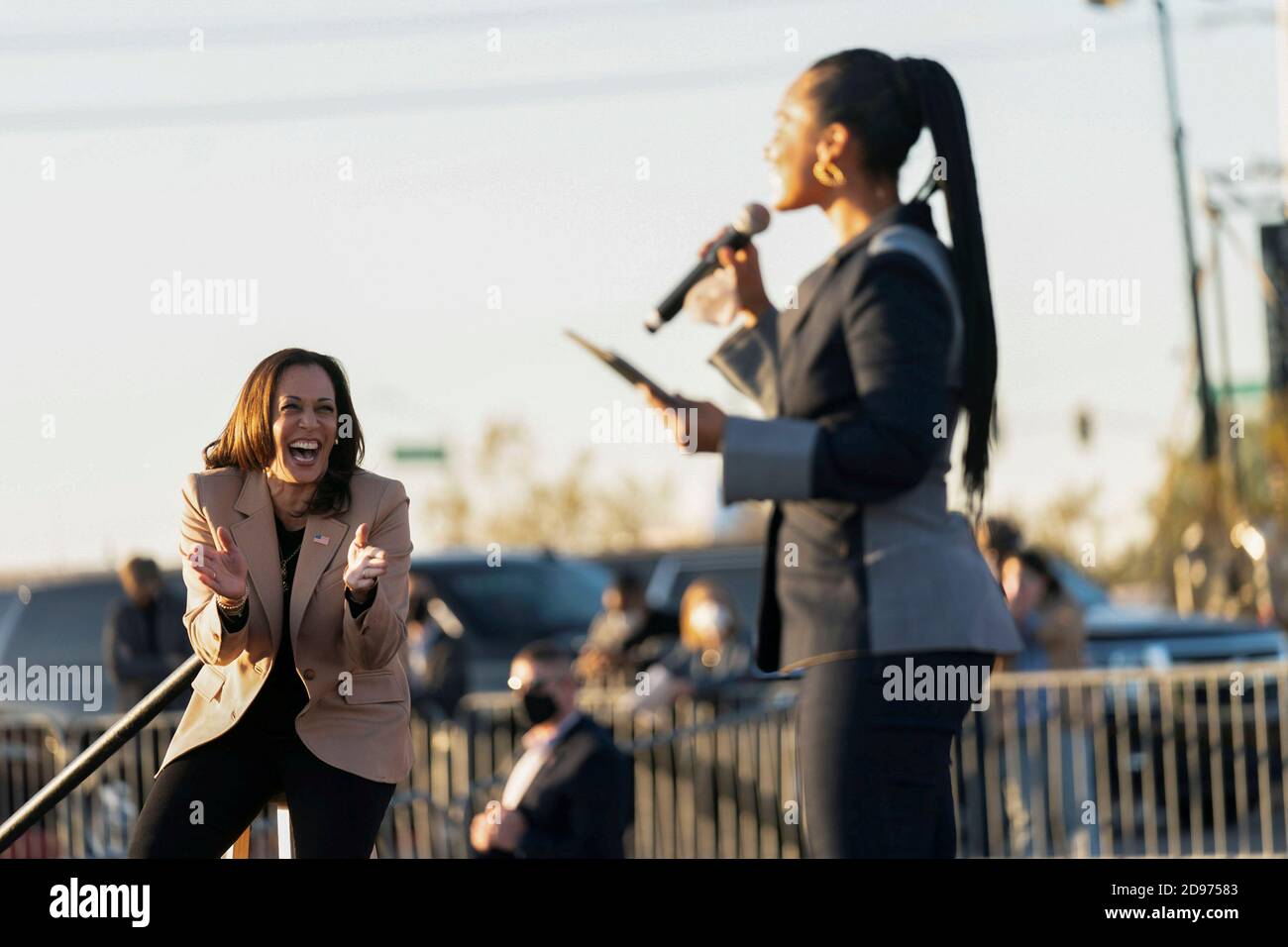 PHEONIX, ARIZONA, USA - 28. Oktober 2020 - Kamala Harris beim GOTV Event mit Alicia Keys - Phoenix, AZ, USA - Foto: Geopix/Lawrence Jackson/Biden f Stockfoto