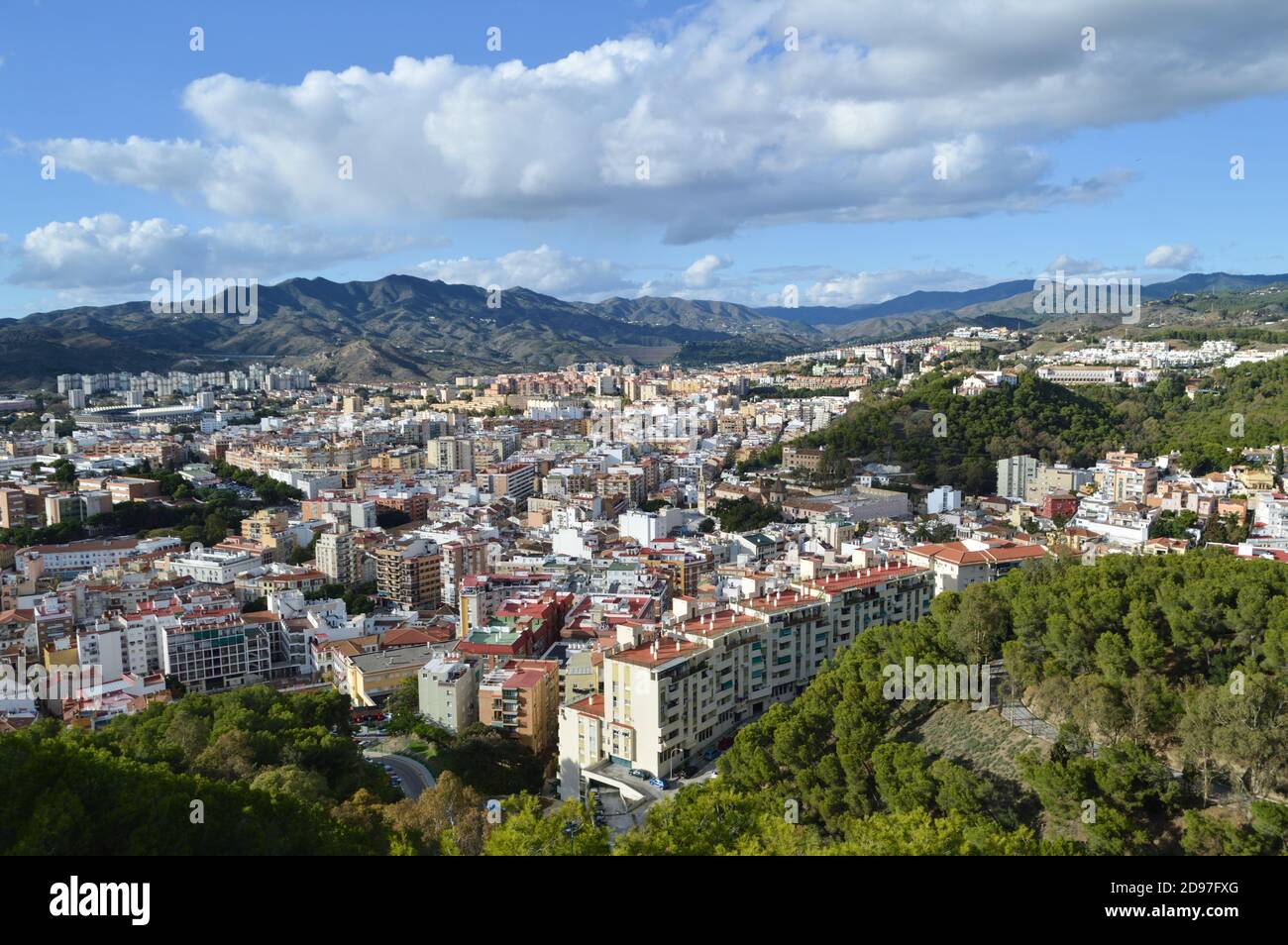 Stadtbild Panorama von Malaga, Spanien vom Castillo de Gibralfaro aus gesehen Stockfoto