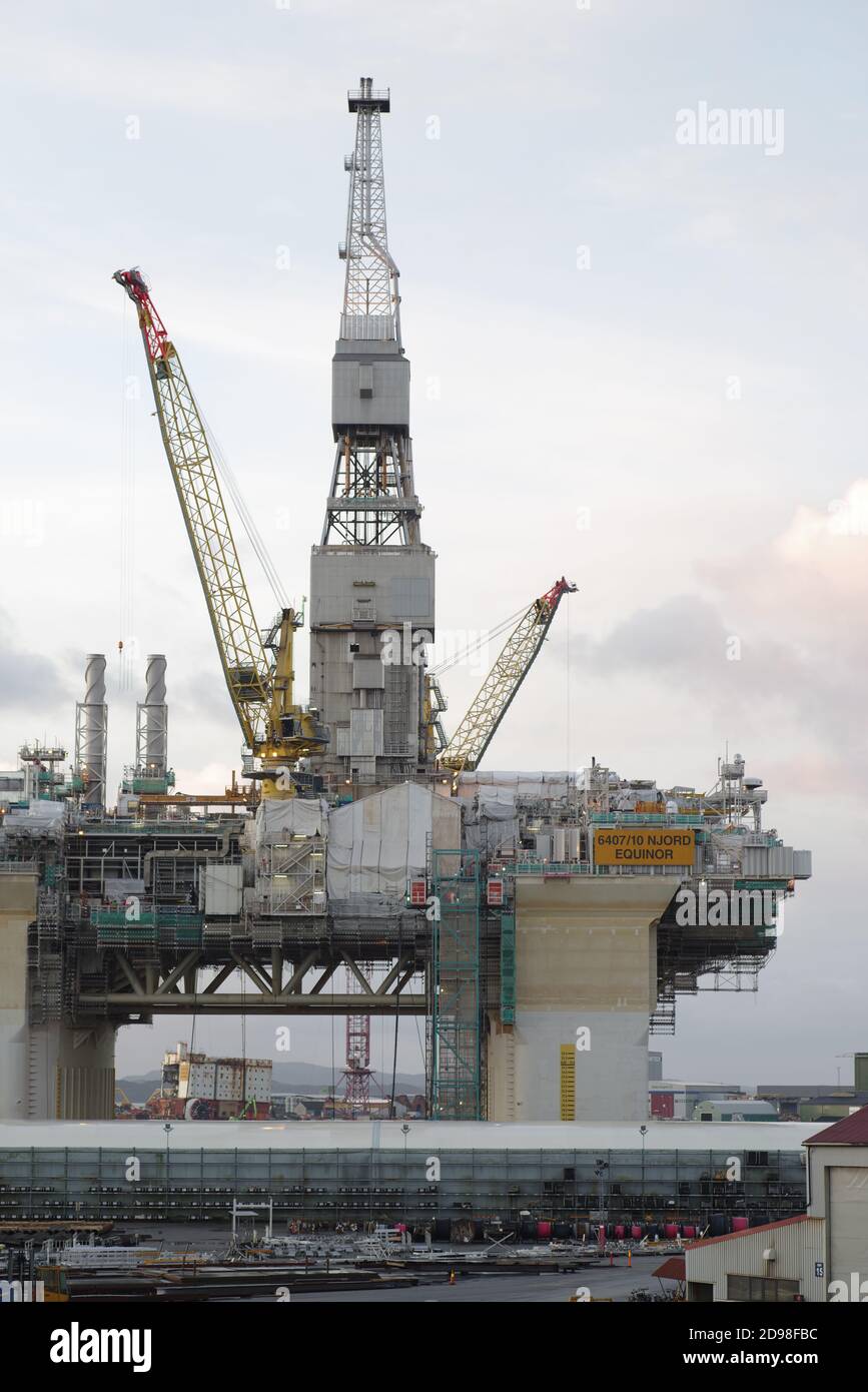 Equinor / Statoil Plattform Njord Block 6407/10 in Kvaerner Stord Leirvik Werft, Norwegen / Norge / Noreg Stockfoto