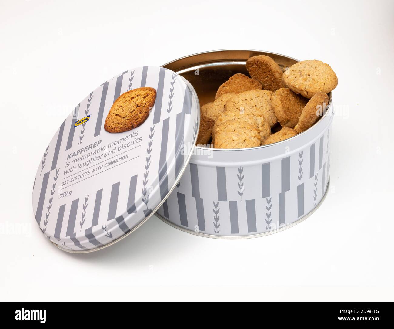 Italien - Oktober 2020: Blechdose mit schwedischen Cookies der berühmten Marke IKEA Stockfotografie