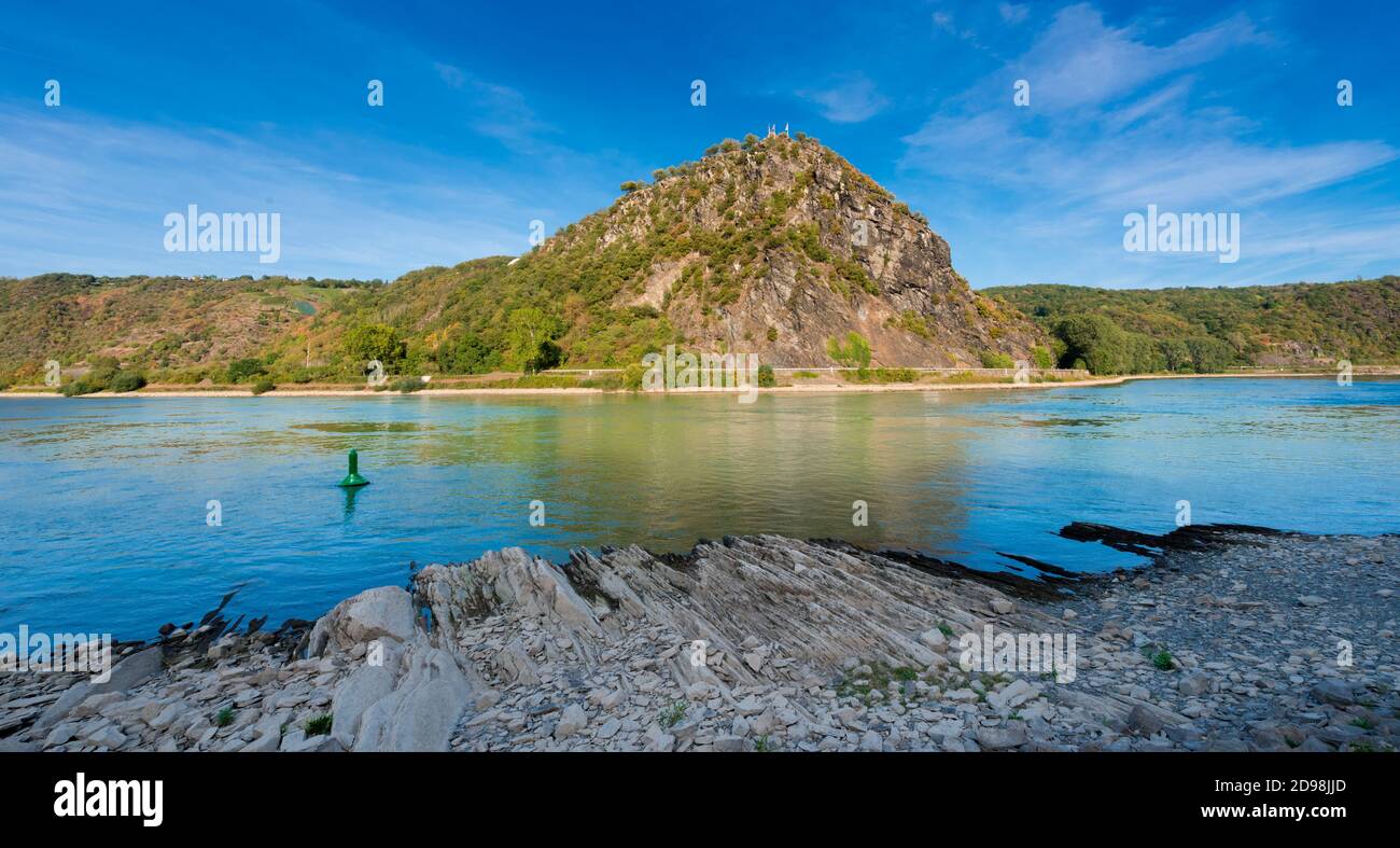 Lorelei-Felsen über dem Rhein, UNESCO-Weltkulturerbe, Sankt Goarshausen, Rheinland-Pfalz, Deutschland, Europa Stockfoto