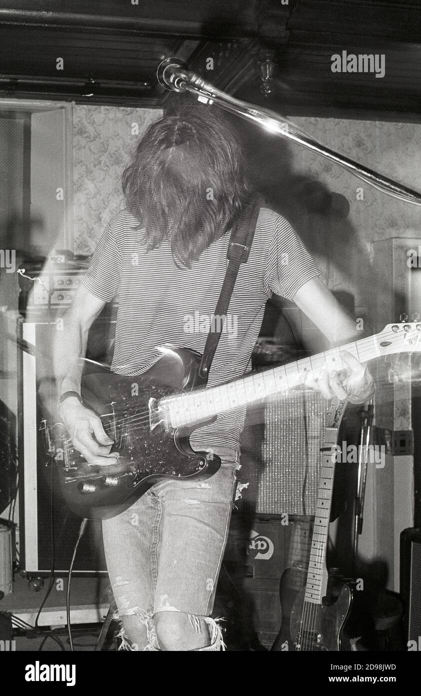 Stephen Patman von der Shoegazing/Alternative Rock Group Chapterhouse, auf der Bühne in Esquires, Bedford, Vereinigtes Königreich, 30/11/90. Stockfoto