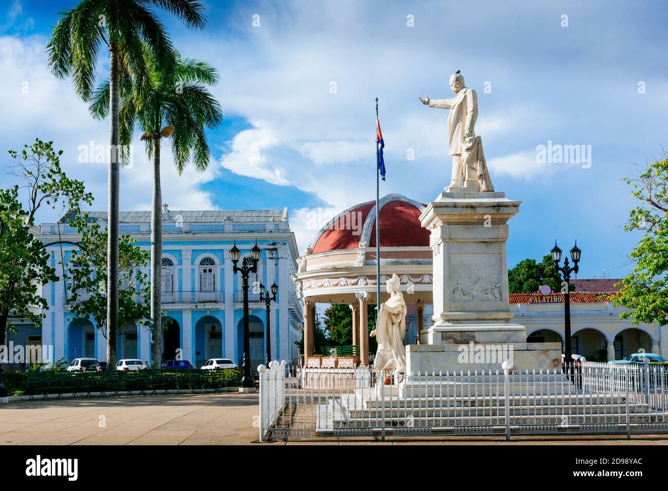Statue des kubanischen Revolutionärs und Intellektuellen José Martí im Park José Martí. Cienfuegos, Kuba, Lateinamerika und die Karibik Stockfoto