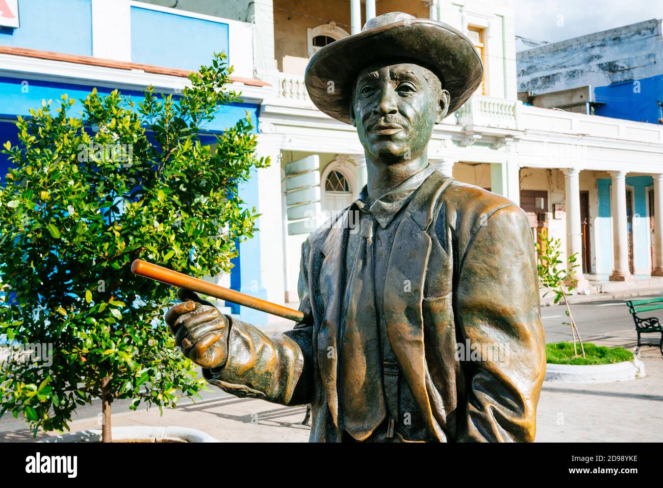 Bronzestatue von Benny Moré in der Prado-Straße von Cienfuegos. Cienfuegos, Kuba, Lateinamerika und die Karibik Stockfoto