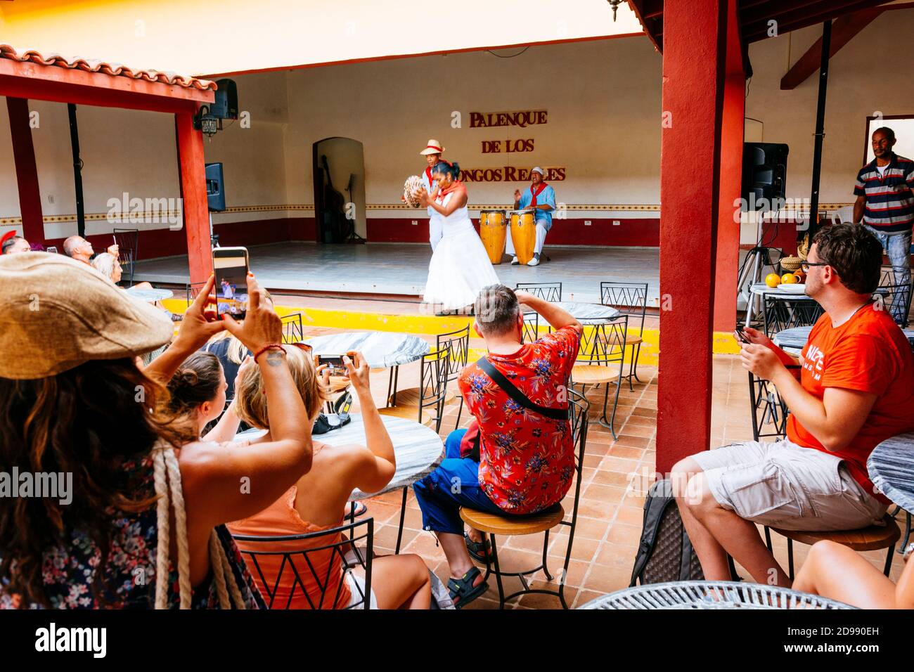 Musikalische Darbietung für Touristen im 'Palenque de los Bongos Reales'. Trinidad, Sancti Spíritus, Kuba, Lateinamerika und die Karibik Stockfoto