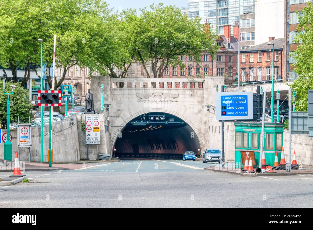 Liverpool Eingang zum Queensway Tunnel, Teil des Mersey Tunnels Systems. Stockfoto