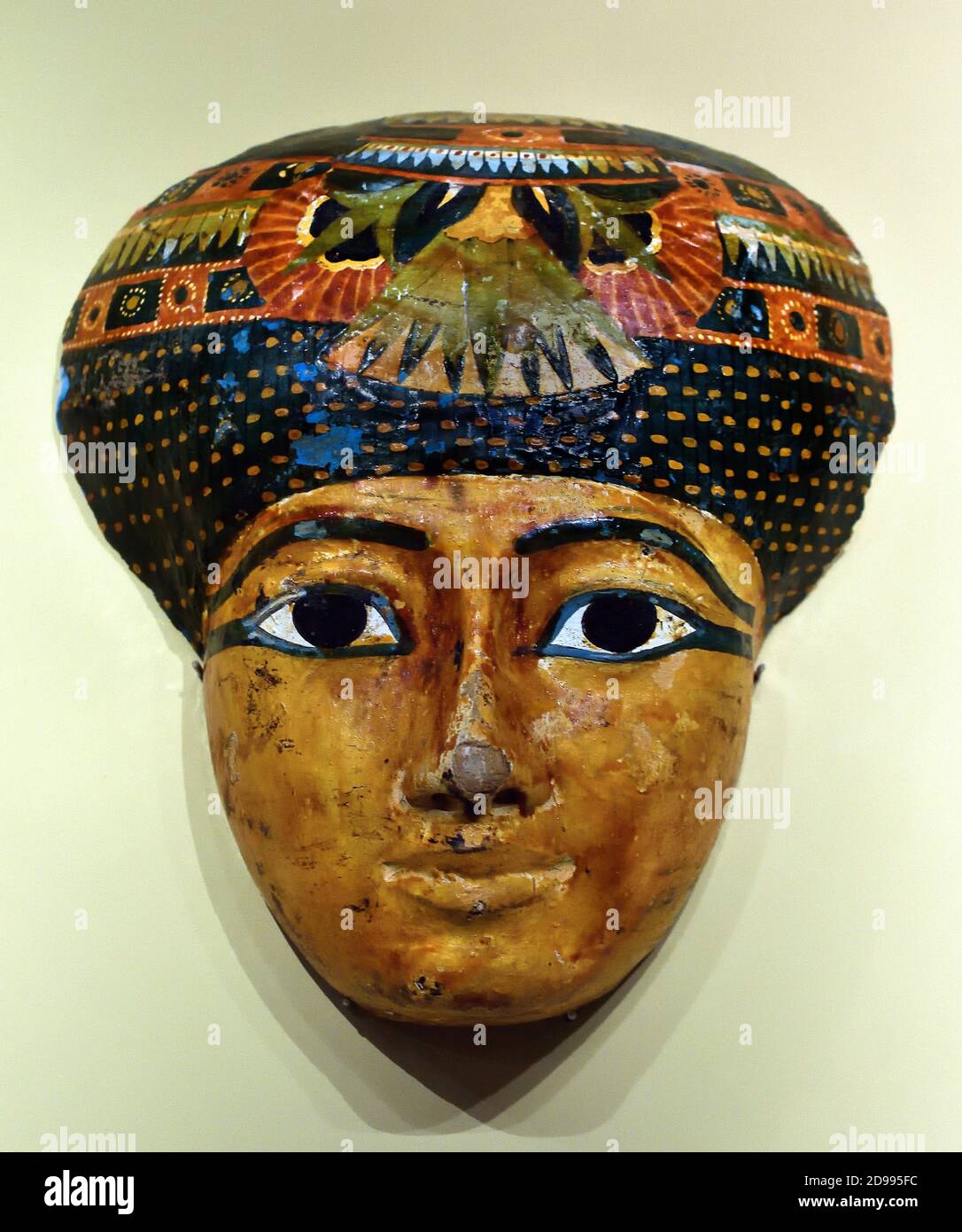 Maske 21. Dynastie 1076-994 v. Chr. ( Polychromholz ), Ägypten, ägyptisch. Stockfoto