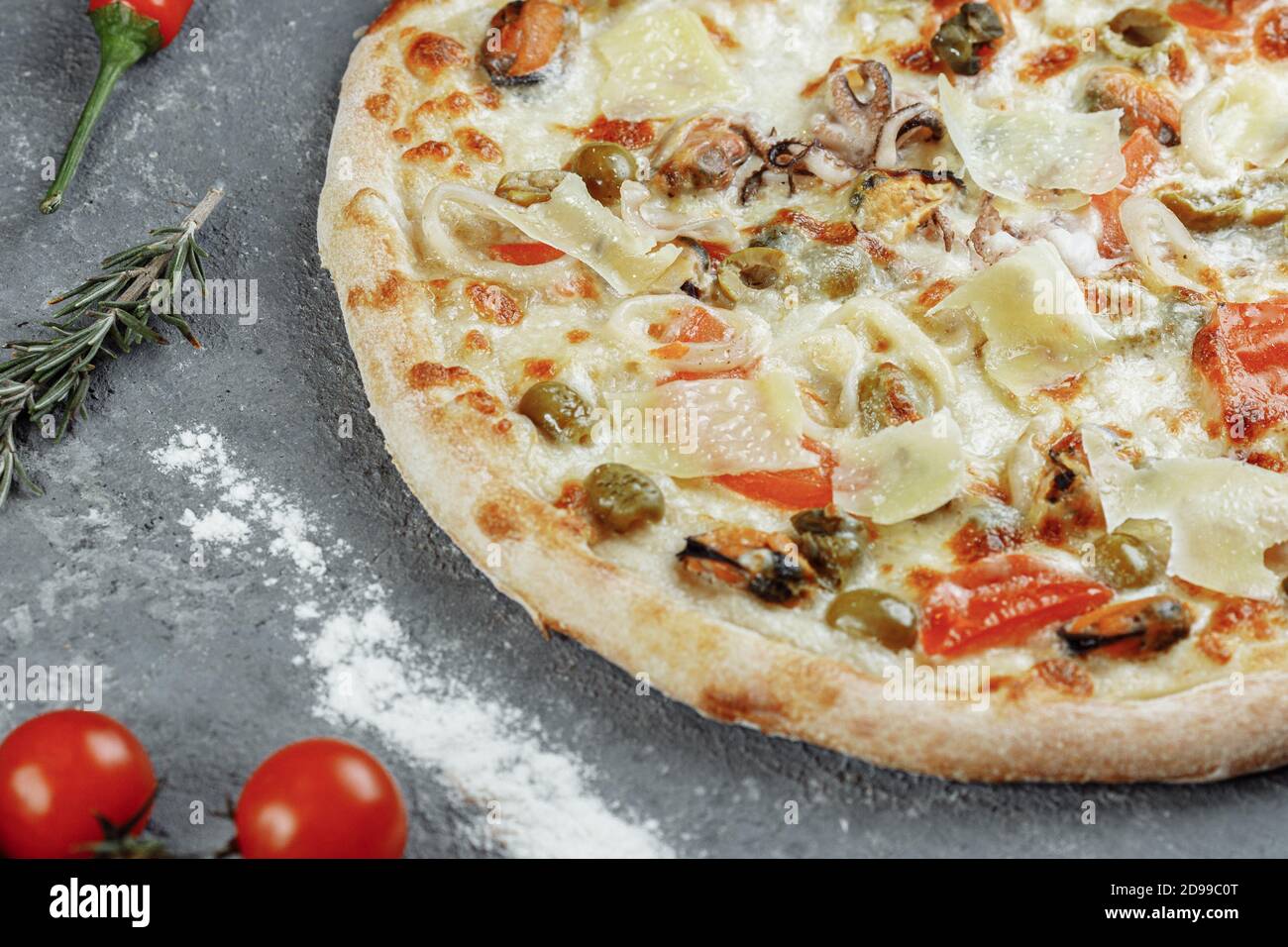 Pizza mit muscheln -Fotos und -Bildmaterial in hoher Auflösung – Alamy