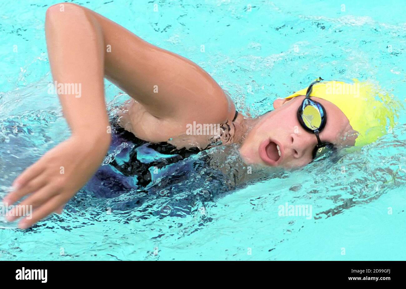 High School Schwimmen treffen schließt weibliche schwimmen Teilnehmer Stockfoto