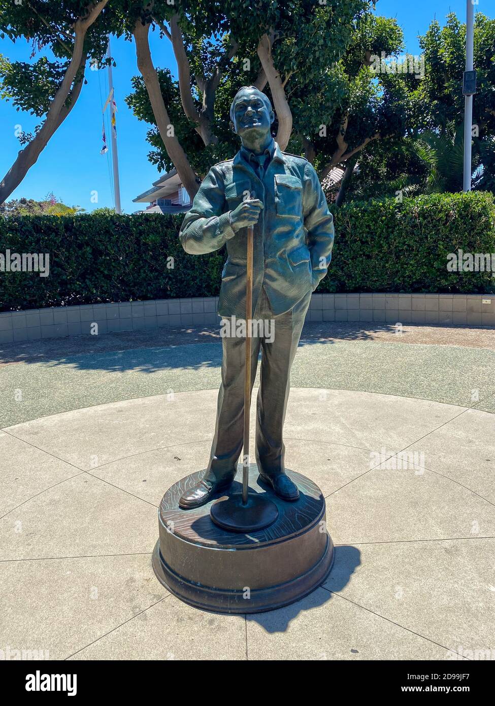 San Diego, CA - 2. Juli 2020: Bronzestatue des Schauspielers/Komikers Bob Hope in einer Gedenkstätte mit dem Titel 'A National Salute to Bob Hope and the Military' von Arti Stockfoto