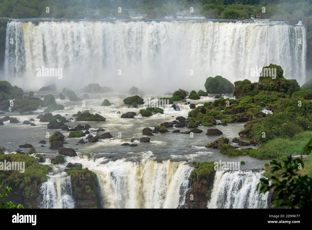 Iguazu Falls, eines der Neuen Sieben Wunder der Natur, in Brasilien und Argentinien Stockfoto