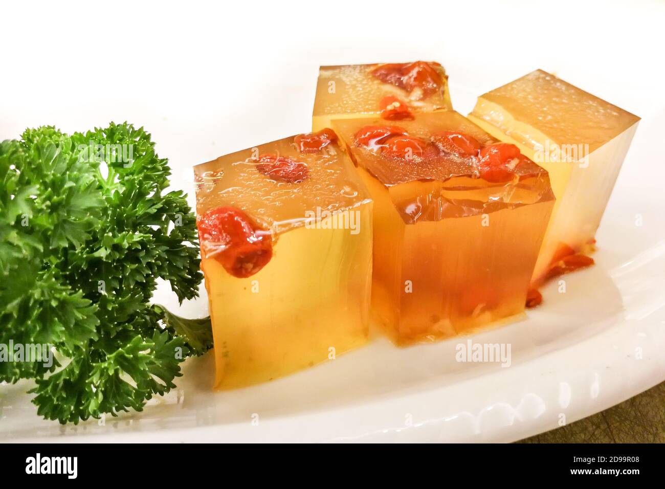 Goji Beeren Gelee oder kwai fa Gou, köstliche chinesische Dessert. Stockfoto
