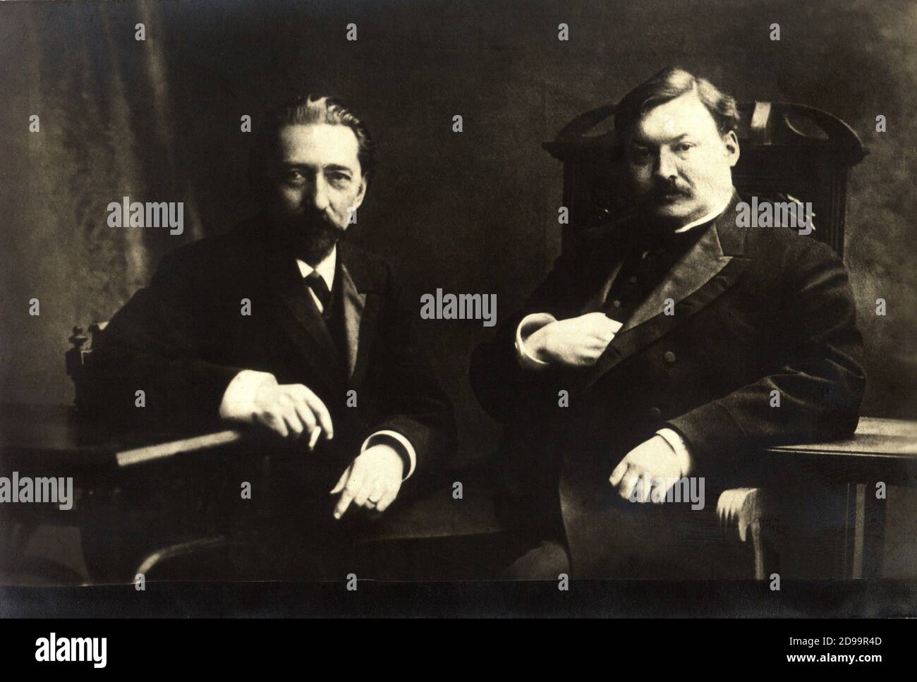 Der russische Musikkomponist Aleksandr Konstantinovic GLASUNOV ( 1865 - 1936 ) , ( rechts auf dem Foto ) Schüler von Rimskij Korsakov , mit dem Komponisten N. I. ABRAMYCHEV ( Nikolay Ivanovich , 1854-1931 ). - COMPOSITORE - MUSICISTA - Musica Classica - klassisch - Baffi - Schnurrbart - balletto - Ballett - Abramichev - Abramiciev ---- Archivio GBB Stockfoto
