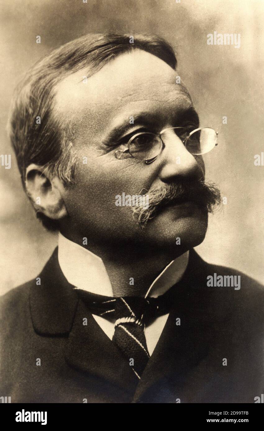 Der italienische Opernmusikkomponist und Librettist ARRIGO BOITO ( 1842 - 1918 ) , Am besten in Erinnerung für seine Libretti für Giuseppe Verdi Meisterwerke "Otello" und "Falstaff" - COMPOSITORE - LIBRETTISTA - MUSICA CLASSICA - LIRICA - MUSICISTA - klassisch - Baffi - Schnurrbart - occhiali pince-nez - pince nez - Gläser - colletto - Kragen - cravatta - Krawatte - Portrait - ritratto ---- Archivio GBB Stockfoto