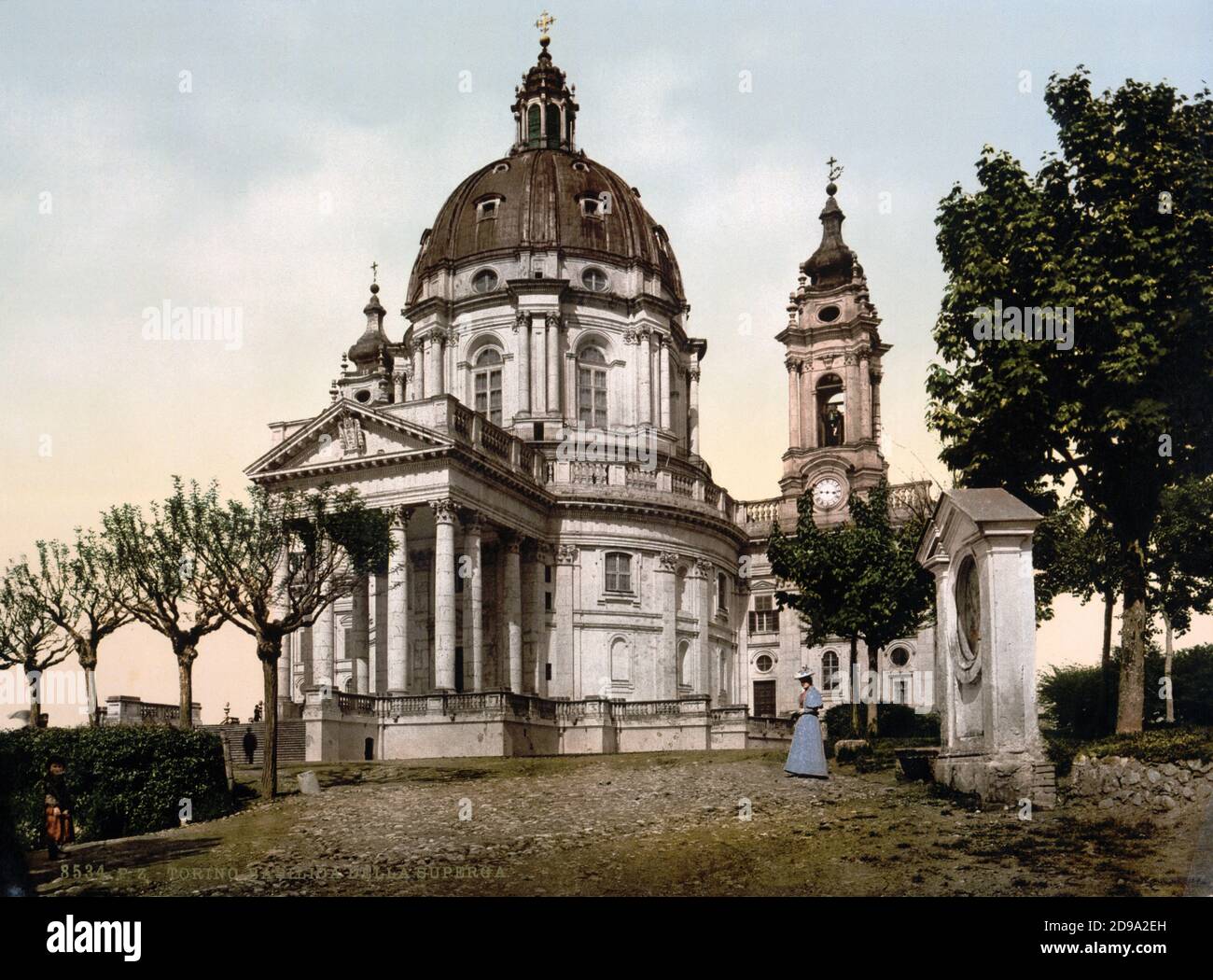 Ca. 1900 , TURIN, ITALIEN : die allgemeine Ansicht der BASILICA DI SUPERGA von Architekt Filippo Juvarra ( 1711 ) . Fotochrome Druckfarben Herausgegeben von Detroit Publishing Co. - chiesa - Kirche - TURIN - PIEMONTE - ITALIA - FOTO STORICHE - GESCHICHTE - GEOGRAFIA - GEOGRAPHIE - ARCHITETTURA - ARCHITEKTUR - - PANORAMA - Soperga ---- Archivio GBB Stockfoto