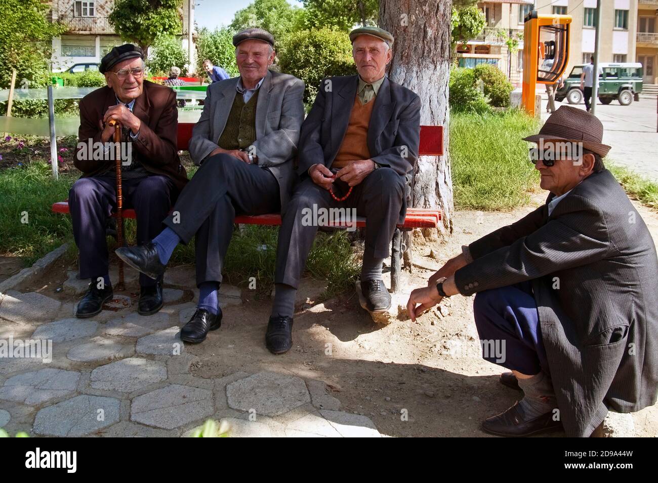Alte Männer sprechen, ländliche Albanien Stockfoto
