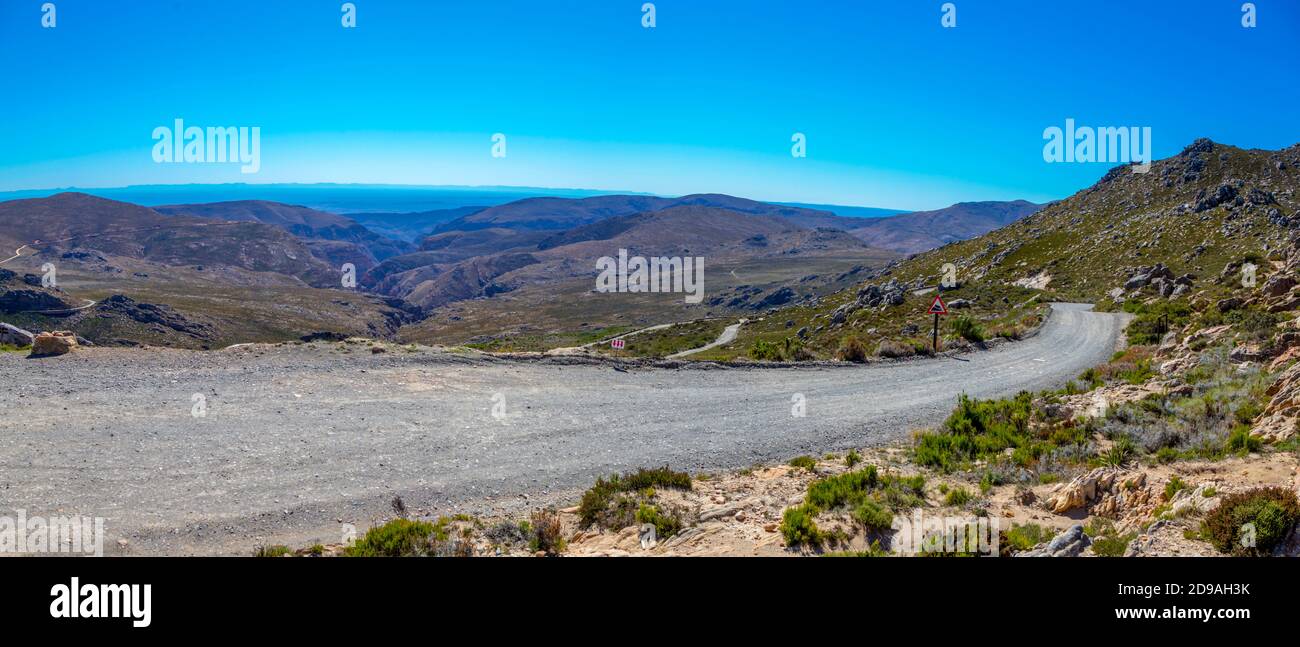 Auf dem Swartberg Mountain Pass Stockfoto