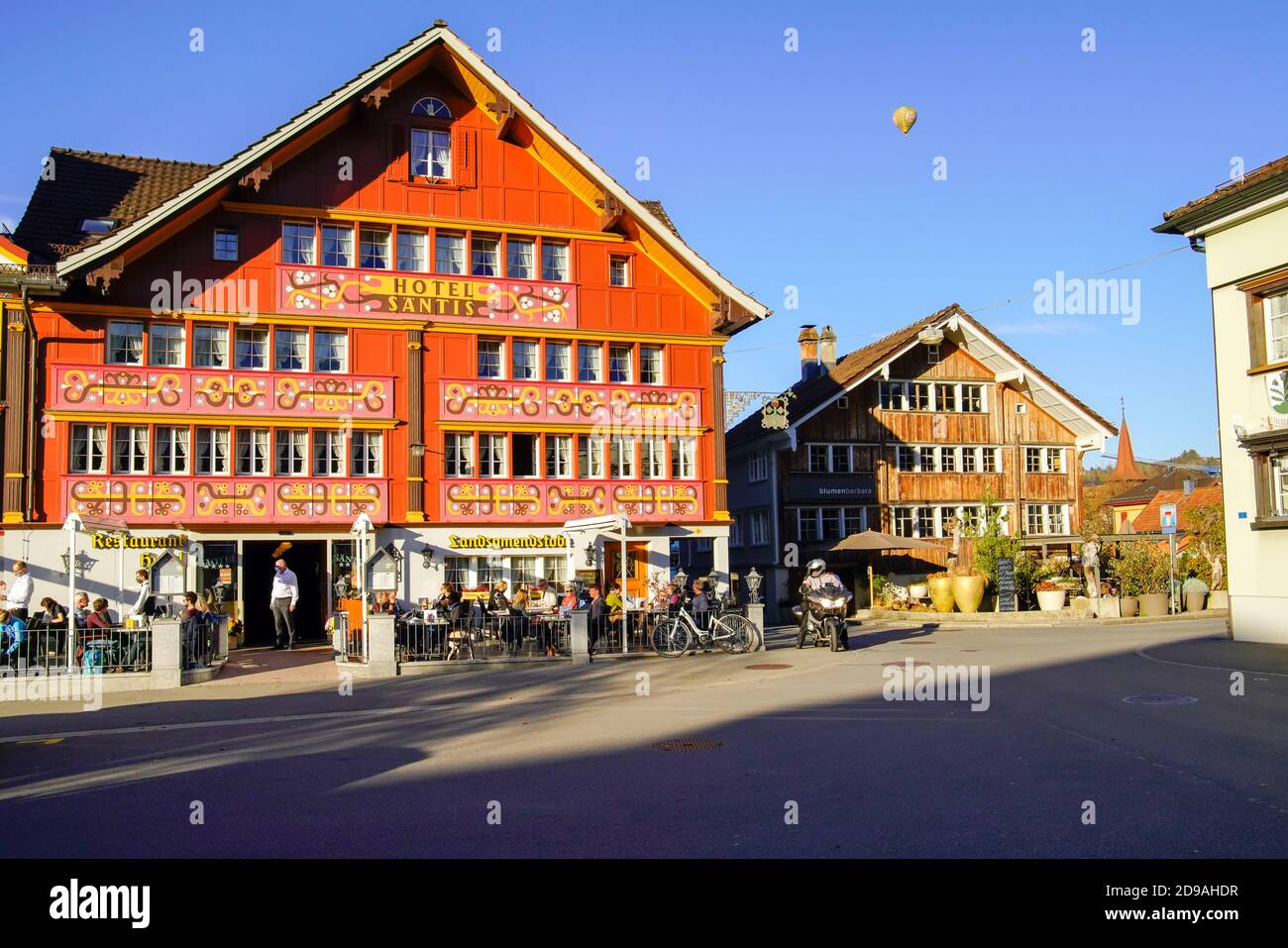 Das traditionelle Schweizer Dorf der gemalten Häuser Appenzell. Appenzell Innerrhoden liegt im Nordosten der Schweiz, am Fuße des Alpsteins Stockfoto