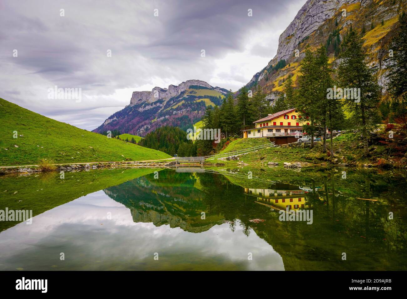 Schöne Landschaft rund um den Seepsee im Alpsteinmassiv des Kantons Appenzell Innerrhoden, Schweiz. Stockfoto