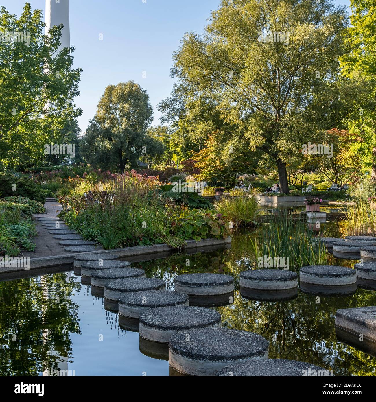 Planten un Blomen ist ein großer Stadtpark in Hamburg. Der Name Planten un Blomen bedeutet "Pflanzen und Blumen" im Englischen. Stockfoto